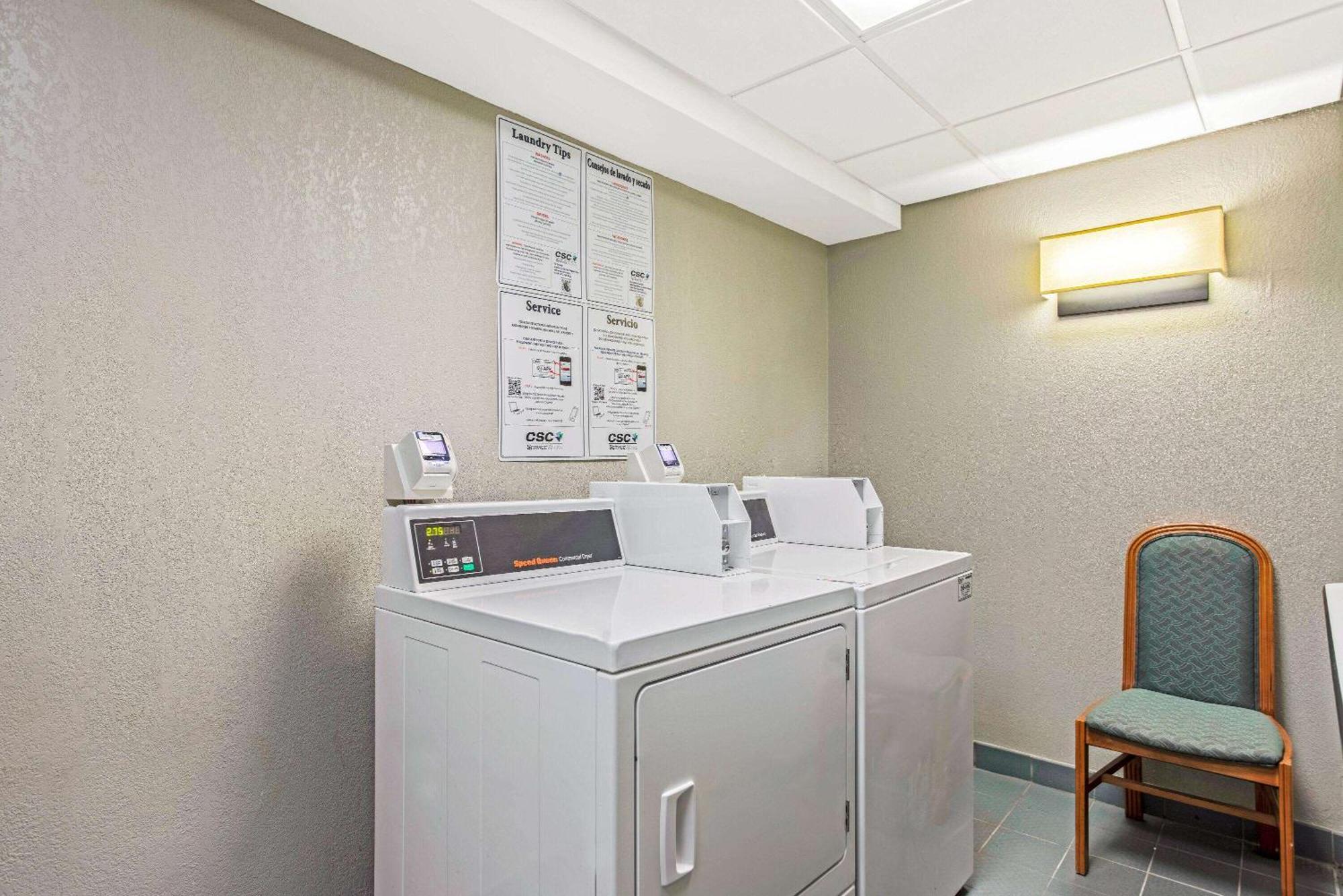 La Quinta By Wyndham Birmingham הומווד מראה חיצוני תמונה